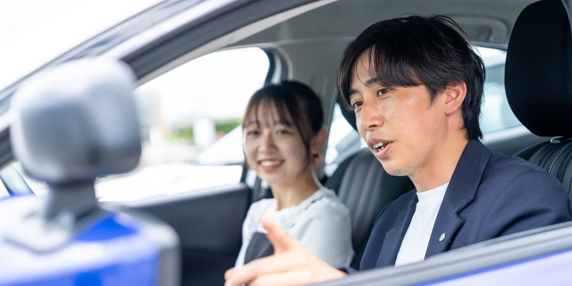 【未経験・第二新卒歓迎】資格もキャリアもゼロからでOK！成長できる環境です◎自動車学校のインストラクター